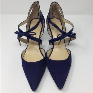 Blue suede & patent leather heels.